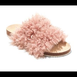 Universal Thread Pink Faux Fur Shaggy Sandals NWT
